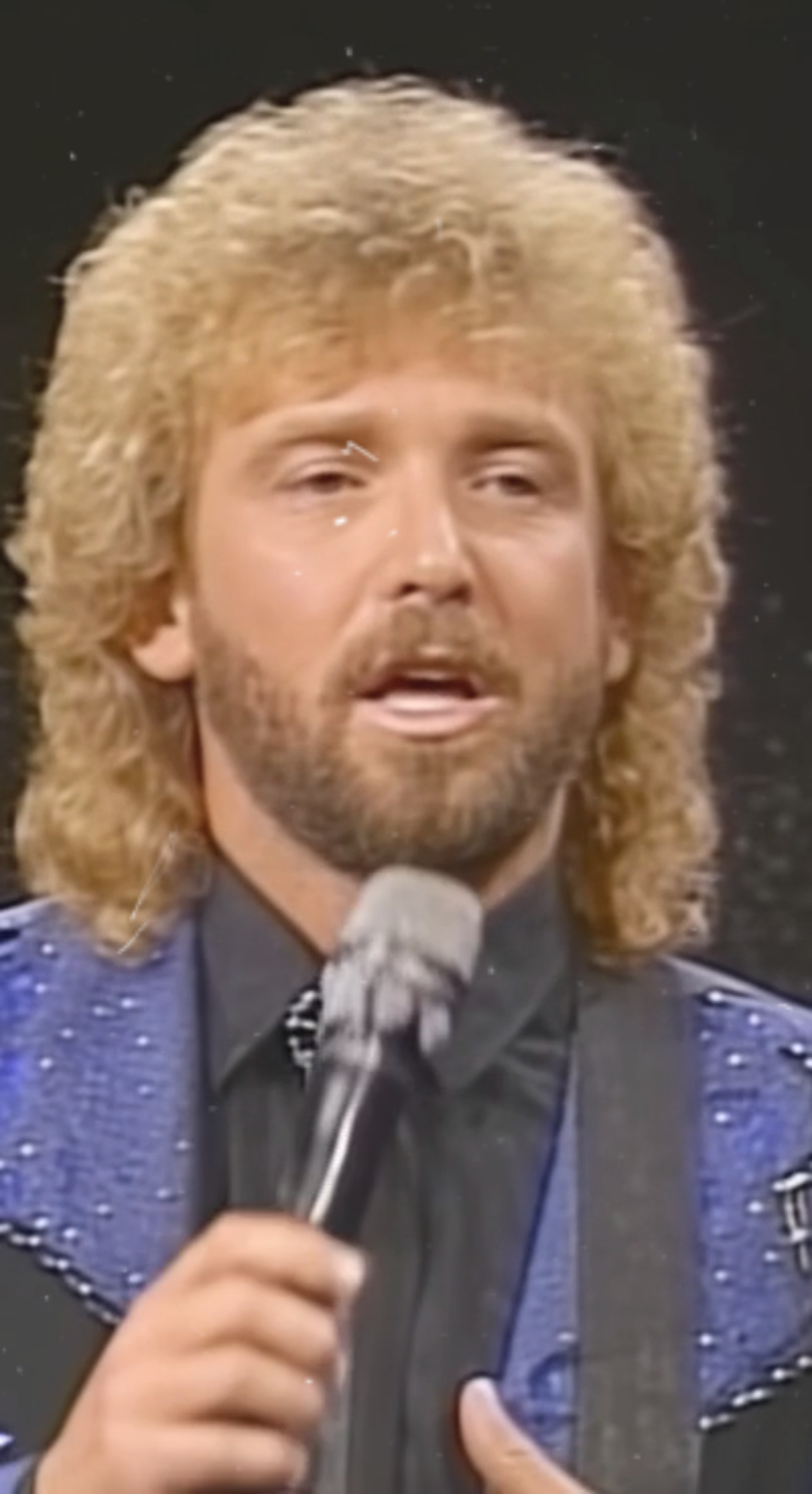 Keith Whitley’s “When You Say Nothing at All” Redefines Country Intimacy in 1988