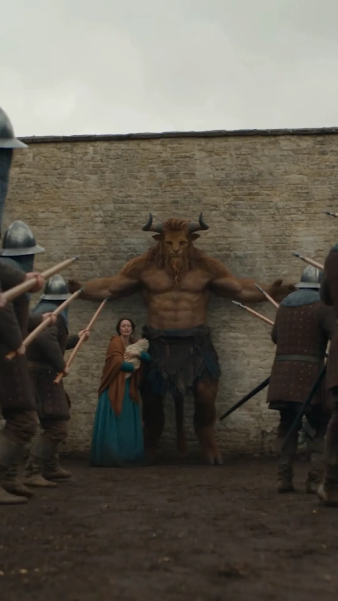 THEY ORDERED THE ARCHERS TO KILL THE MINOTAUR—THEN THE BABY BEHIND HIM REVEALED WHY THE COMMANDER WAS TERRIFIED