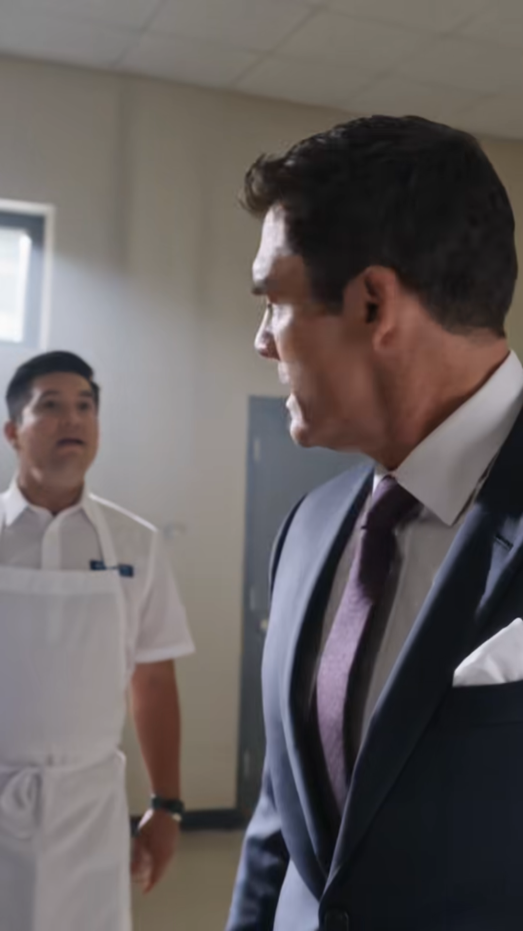 “He Walked Into the Cafeteria—Seconds Later, Everything Changed”