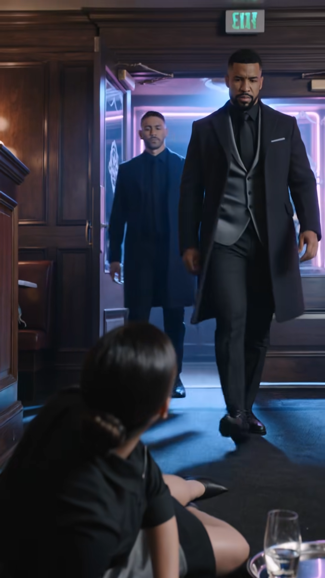 They Watched Her Bleed… Until the Wrong Man Walked In