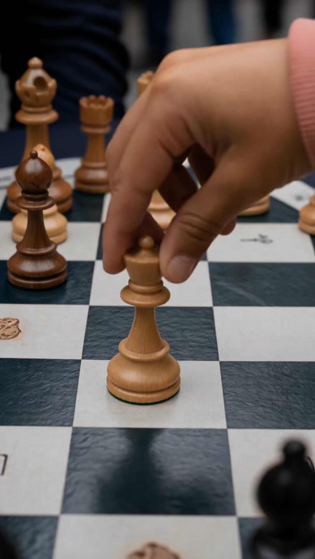 “The Cleaning Lady’s Daughter Silenced a Billionaire in 18 Moves”