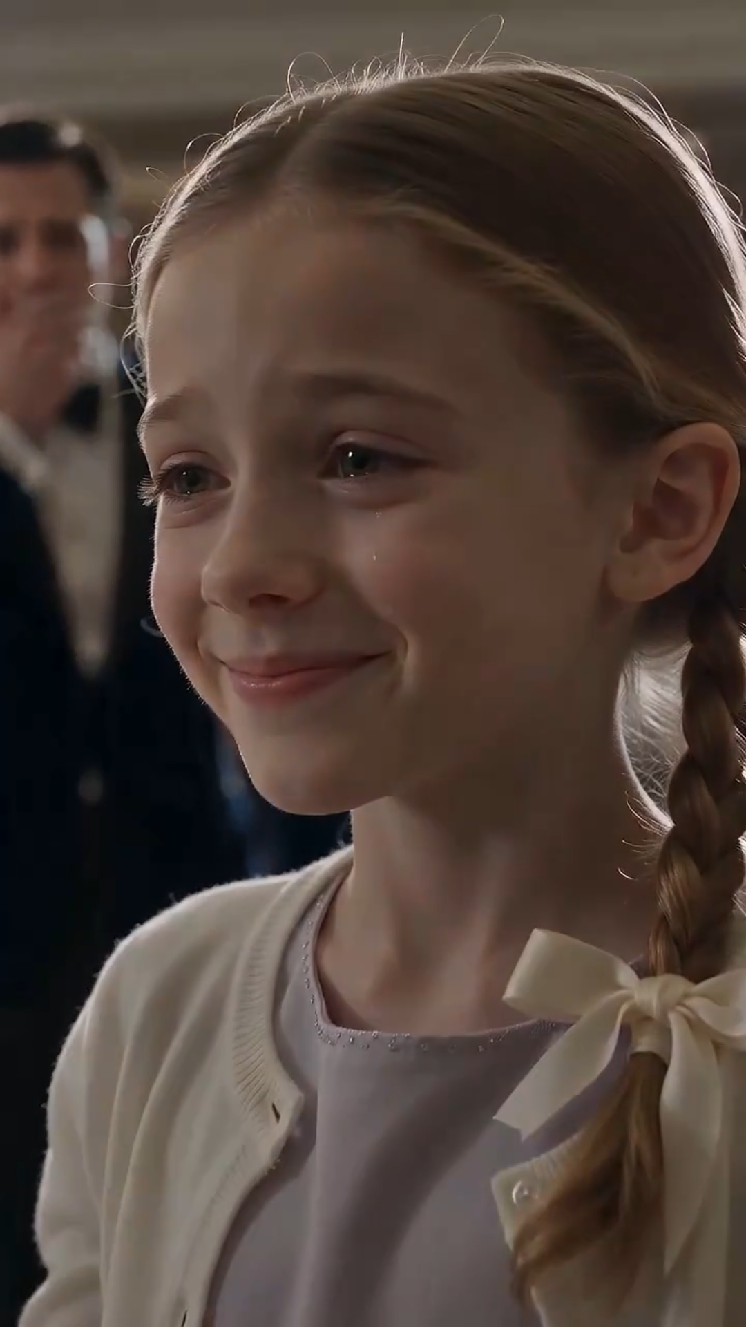 A Barefoot Boy Reached for a Girl in a Wheelchair—What Happened Next Left Everyone in Tears