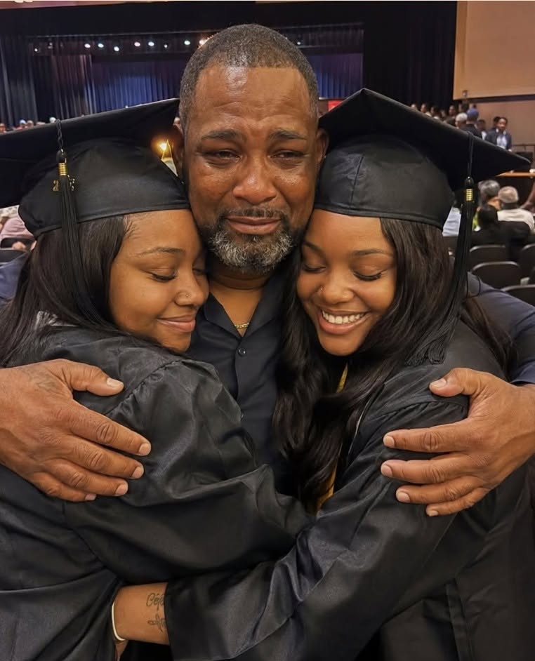 MY WIFE WALKED OUT ON OUR TWIN DAUGHTERS JUST DAYS AFTER THEY WERE BORN. EIGHTEEN YEARS LATER, SHE SHOWED UP AT THEIR GRADUATION WITH A “SPECIAL SURPRISE.” BUT WHAT MY GIRLS DID NEXT LEFT ALL 300 PEOPLE IN THE AUDITORIUM COMPLETELY SILENT