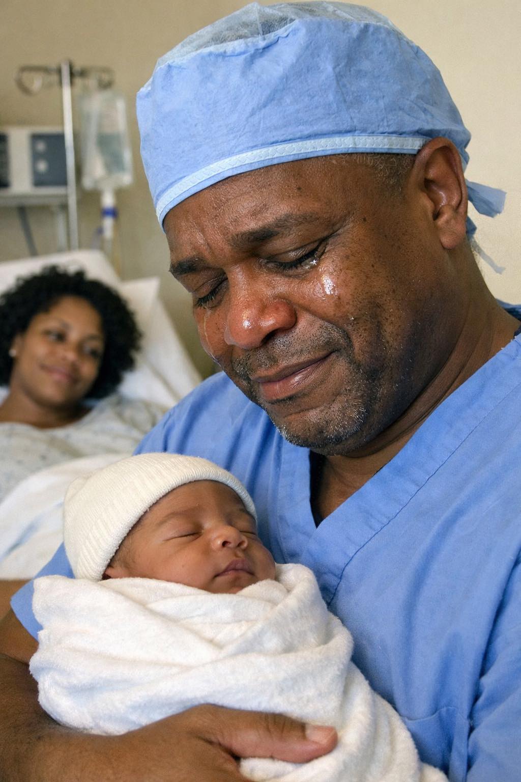 She Arrived At The Hospital To Deliver Her Baby, But The Doctor Broke Down In Tears The Moment He Saw The Newborn… - News