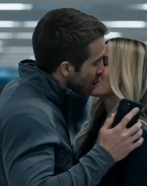 I Watched My Husband Kiss Another Woman at the Airport While His Family Boarded Without Me—Then One Call Made His Phone Light Up and His Smile Disappear