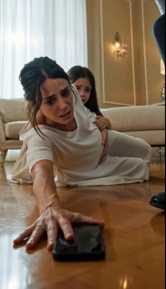 « CE TÉLÉPHONE PROUVE QUE TU ME MENS ! »… MAIS QUAND RÉBECCA DÉCOUVRIT LA VÉRITÉ SUR CETTE NUIT-LÀ, ELLE NE RECONNUT PLUS SON MARI