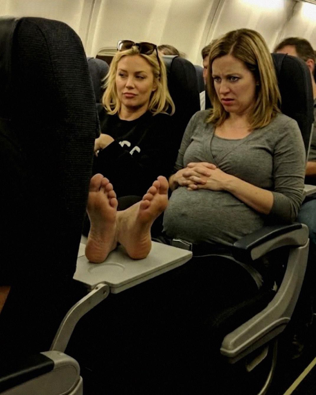 She Disrespected a Pregnant Woman on a Plane—Karma Hit Her Faster Than Expected!