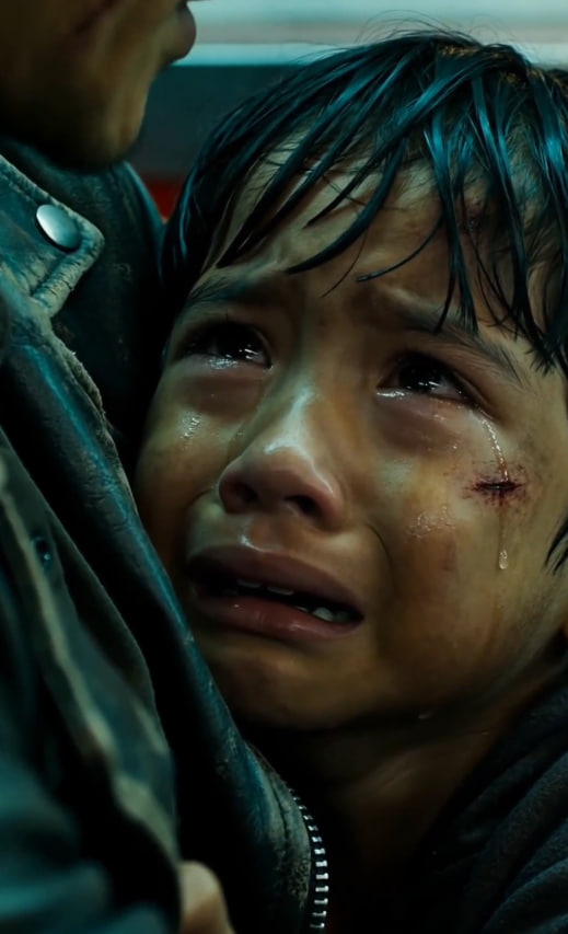 The Trafficker Thought He Was Untouchable—Until a 7-Year-Old Ran to the Wrong Table - The Human Tales
