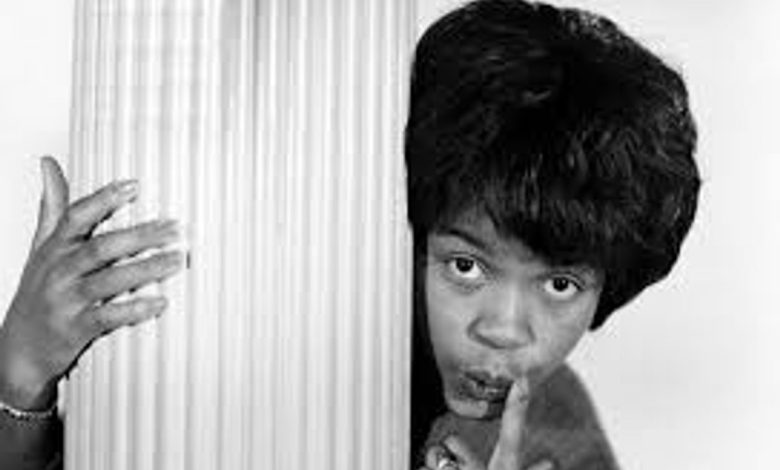 Little Eva’s “The Loco-Motion” Ignites Dance Craze and Tops Charts in 1962