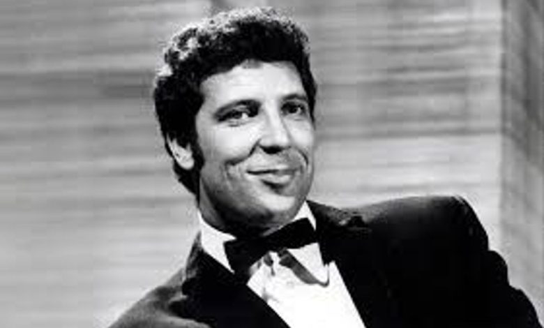 Tom Jones, David Gilmour Purple Rain Performance