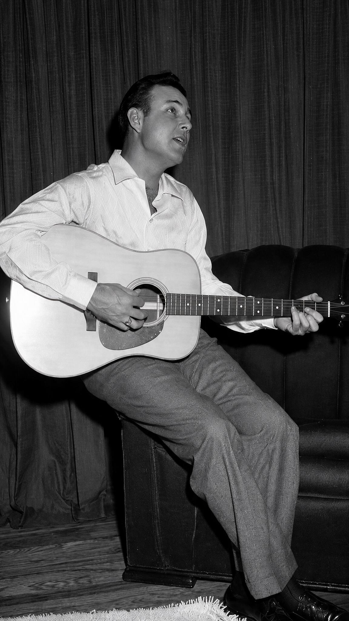 Jim Reeves Captivates with a Heartfelt Rendition of Have I Told You Lately That I Love You