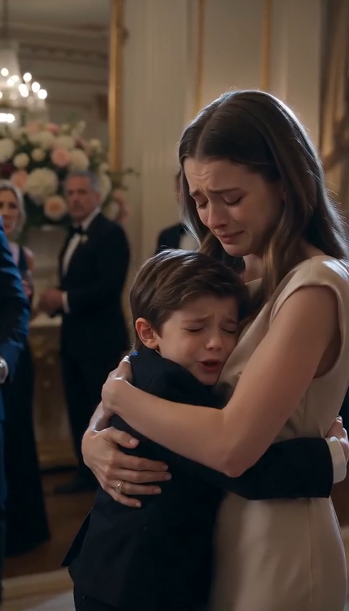 "Don't hit my mom—she's my real mother!" Right in the middle of a lavish ban