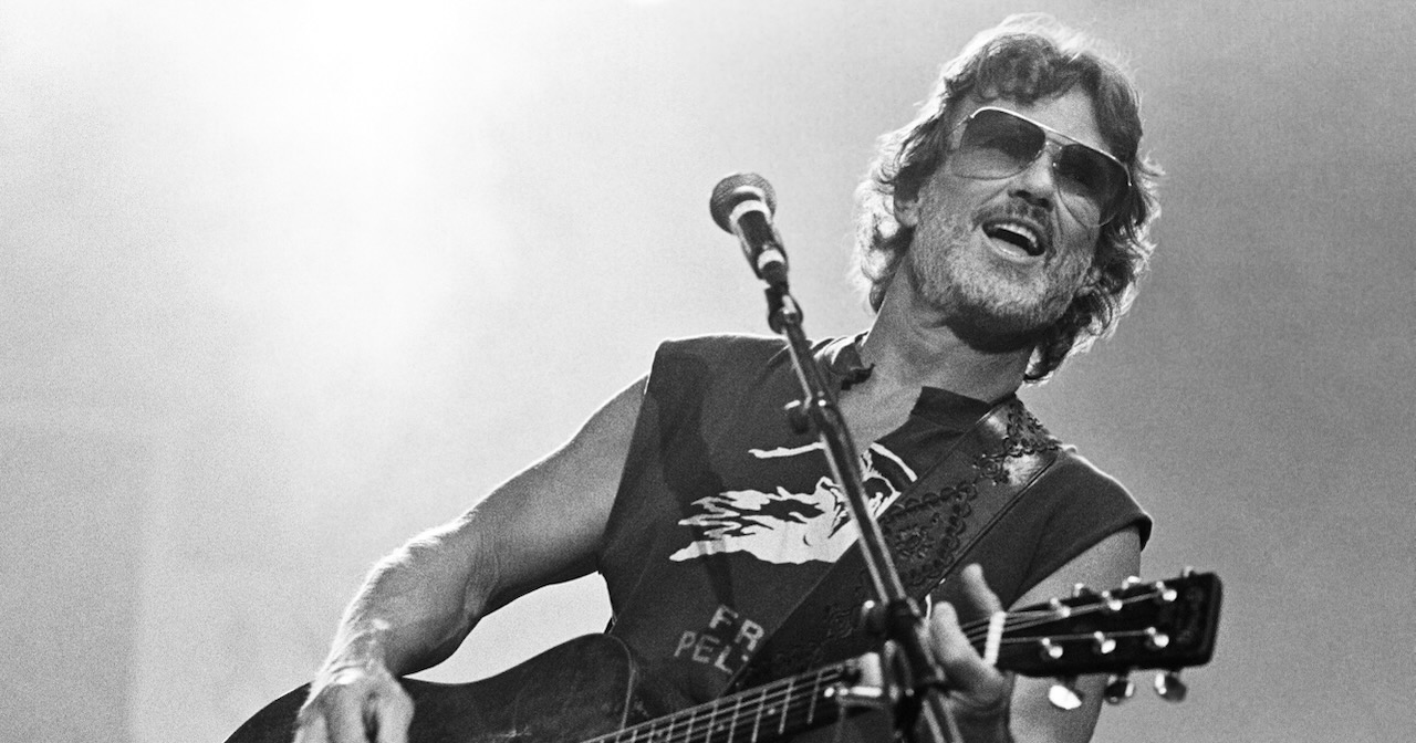 Kris Kristofferson’s “Help Me Make It Through the Night” Redefines Vulnerability in Country Music 1970