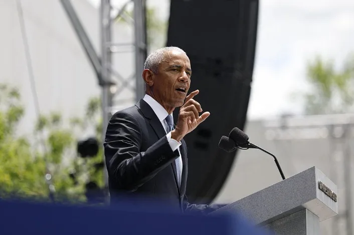 Viral “Breaking News” Claim About Barack Obama Lacks Evidence