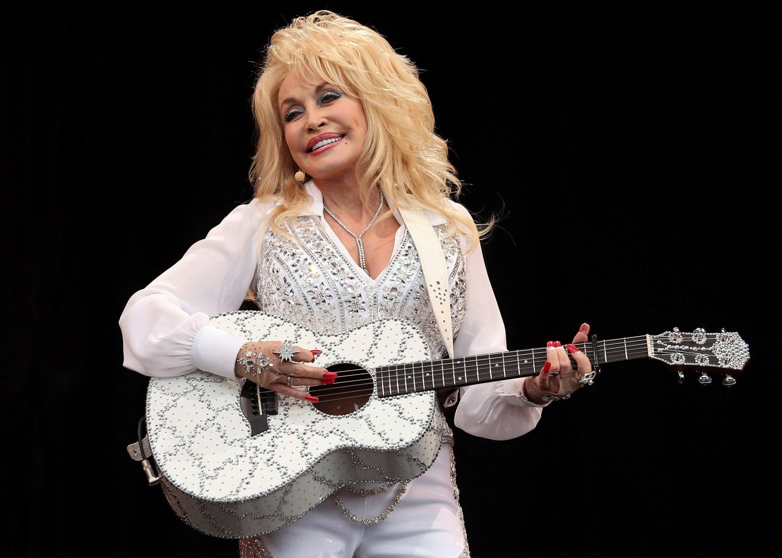 Penned in 1974, This Gentle Anthem Traded Heartbreak for the Most Stoic Farewell Ever Sung.